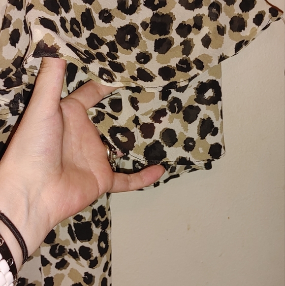 Off shoulder with straps - Picture 3 of 5